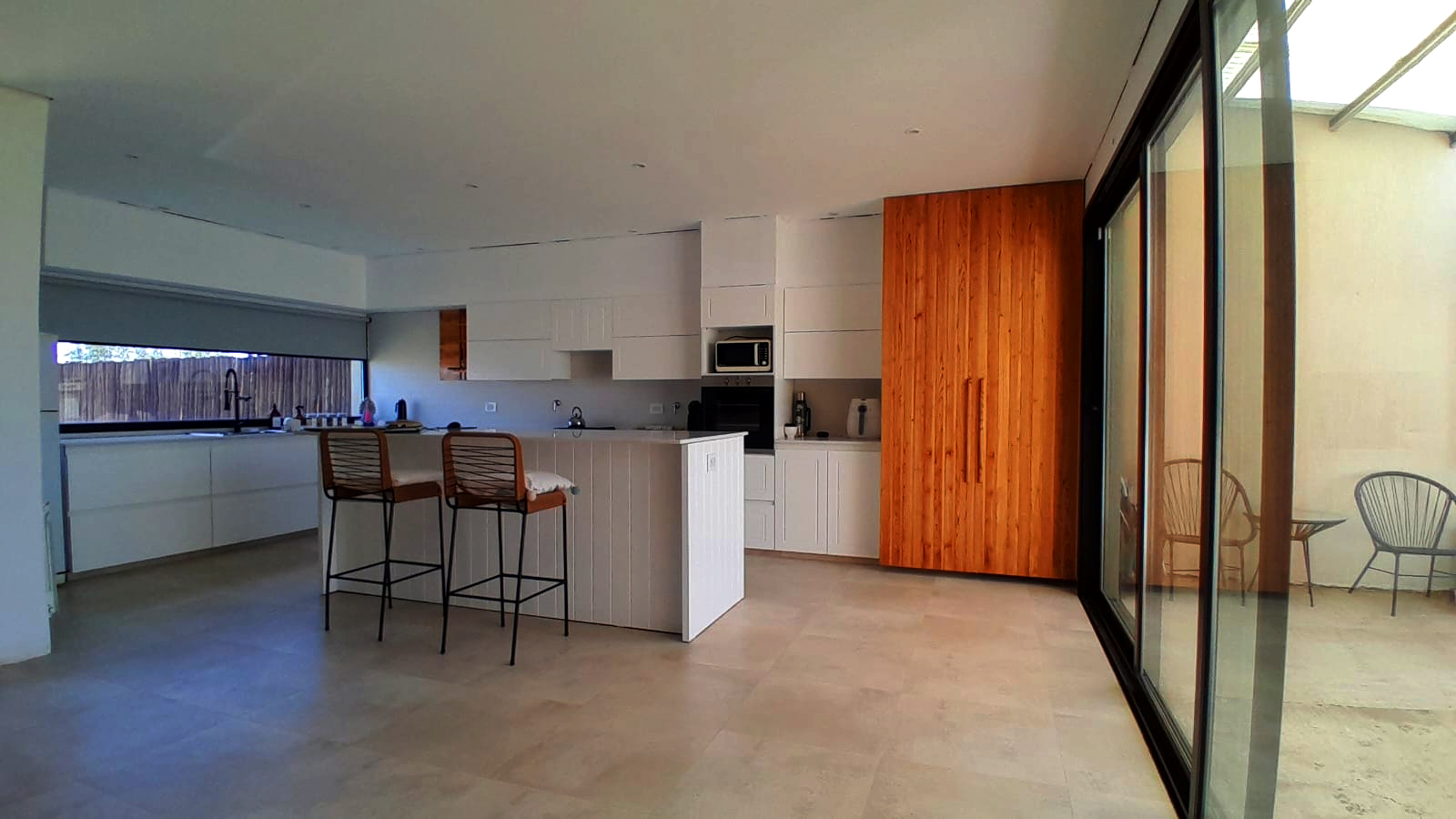 Lacquered-Polished: La Cocina que Combina Clásico y Contemporáneo